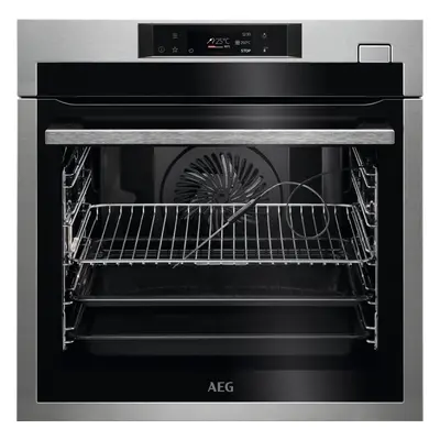 AEG Horno de vapor Serie 8000 SteamBoost con limpieza al vapor BSE782380M