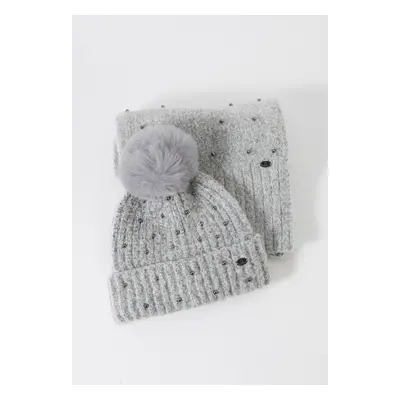 Gorro y bufanda para mujer de color gris