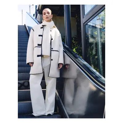 Abrigo oversize suave beige mujer